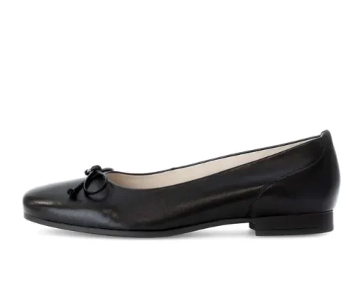 Elegante ballerina zwart