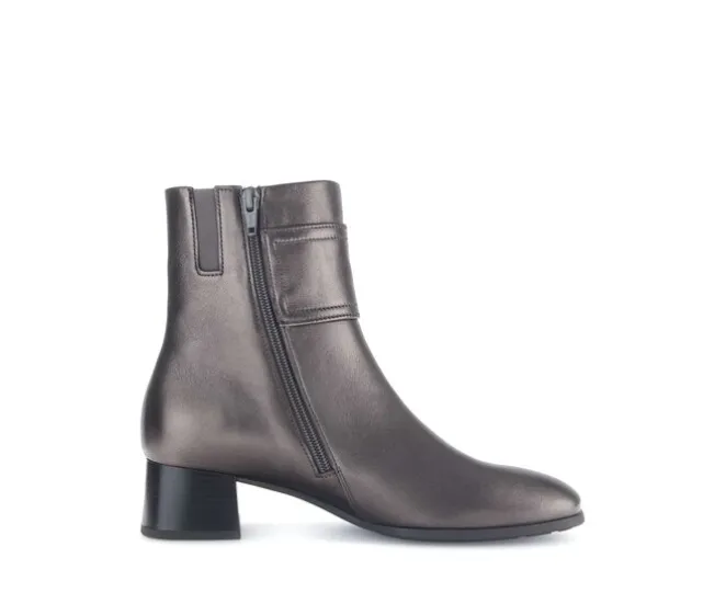 Elegante enkellaarsjes brons