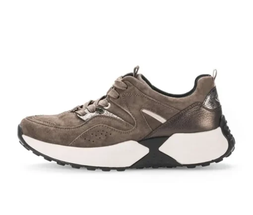 Lage sneaker bruin