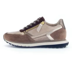 Lage sneaker bruin