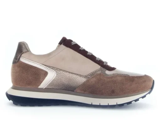 Lage sneaker bruin