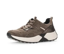 Lage sneaker bruin