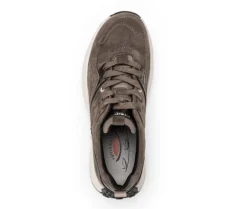 Lage sneaker bruin