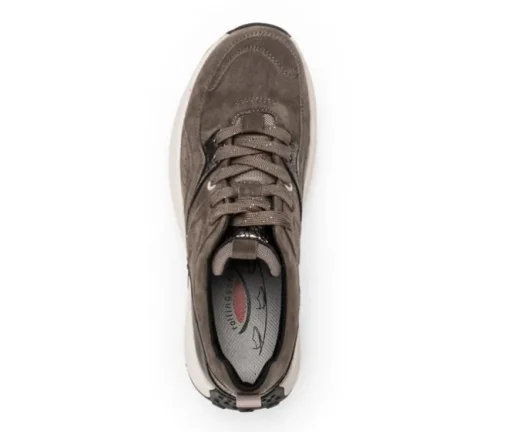 Lage sneaker bruin