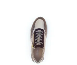 Lage sneaker bruin