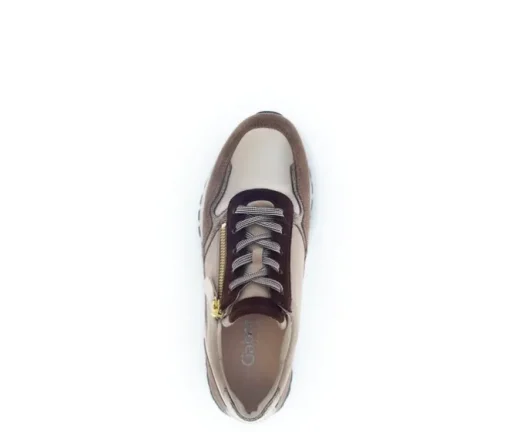 Lage sneaker bruin