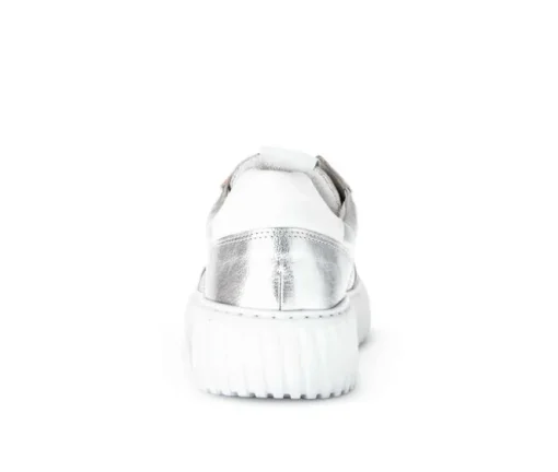 Lage sneaker zilver