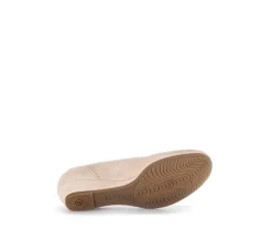 Pump met sleehak beige