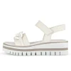 Sandal met riempjes beige