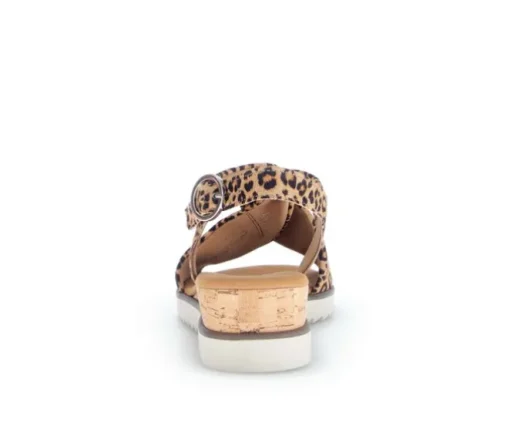 Sandal met riempjes bruin