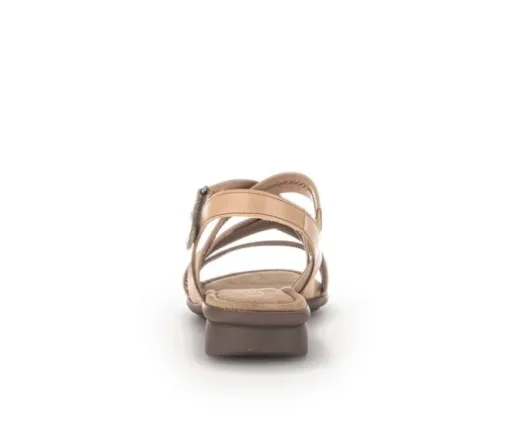 Sandal met riempjes bruin