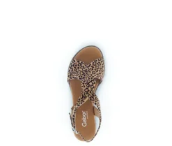Sandal met riempjes bruin