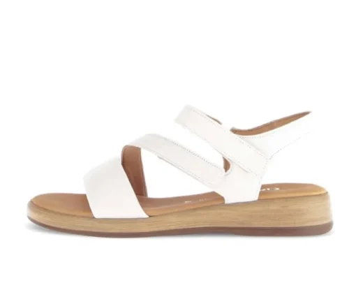 Sandal met riempjes crème