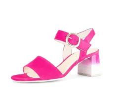 Sandal met riempjes roze