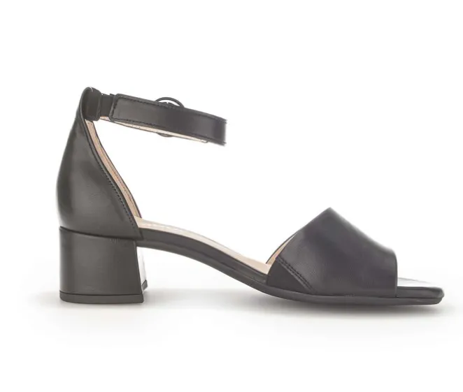 Sandal met riempjes zwart