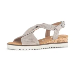 Sandaleno met sleehak beige