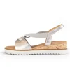 Sandaleno met sleehak goud
