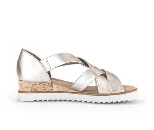 Sandaleno met sleehak goud