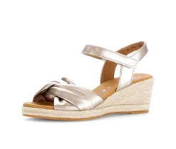 Sandaleno met sleehak goud