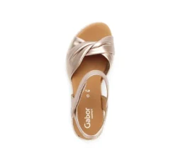 Sandaleno met sleehak goud