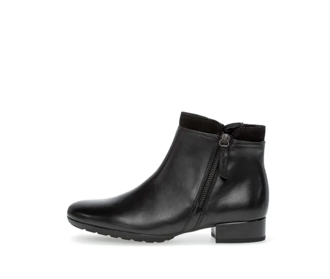 Sportief enkellaarsje zwart