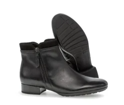 Sportief enkellaarsje zwart