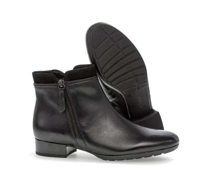 Sportief enkellaarsje zwart