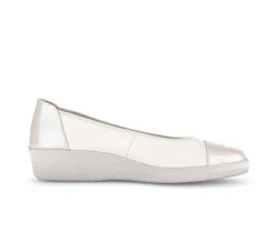 Sportieve ballerina crème